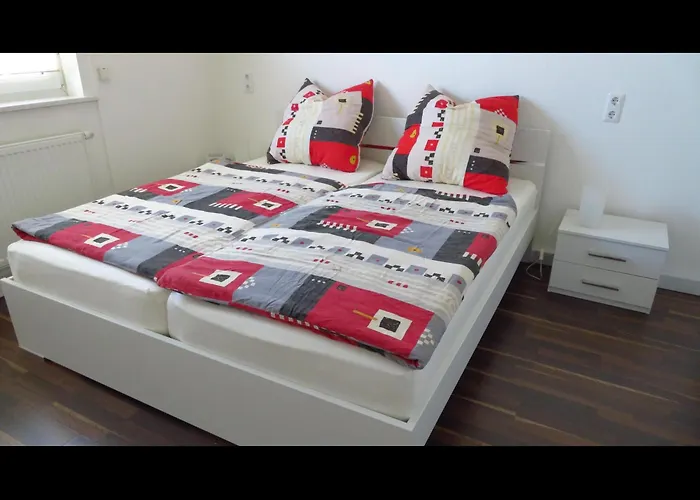 Neu Oels Mit Balkon Apartament